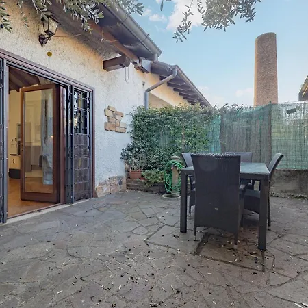 Malpensa Jacuzzi House Ferno