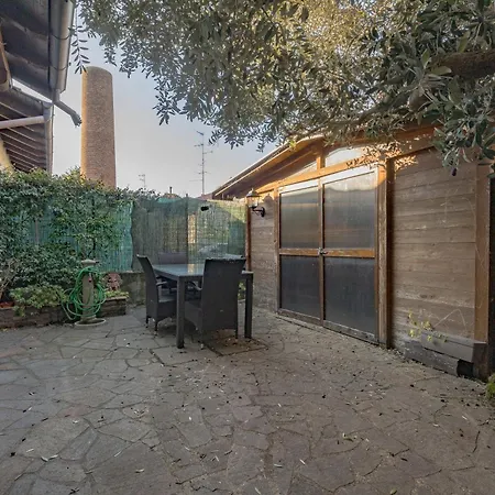 Дом отдыха Malpensa Jacuzzi House *