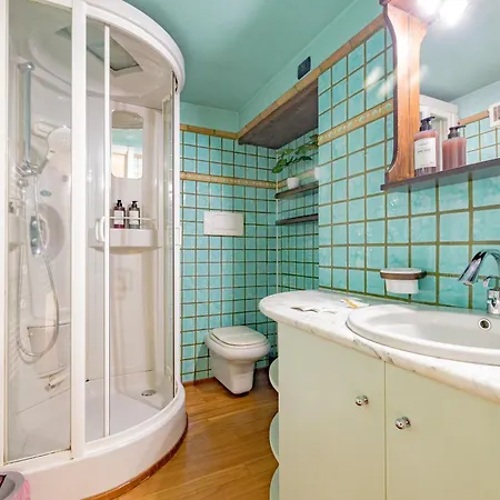 Malpensa Jacuzzi House Дом отдыха Ferno