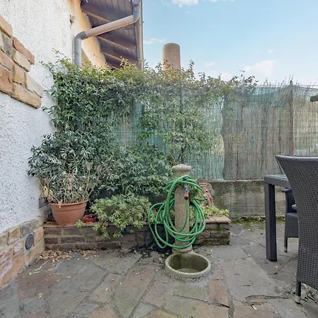 Malpensa Jacuzzi House * Ferno