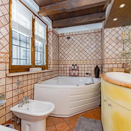 Malpensa Jacuzzi House