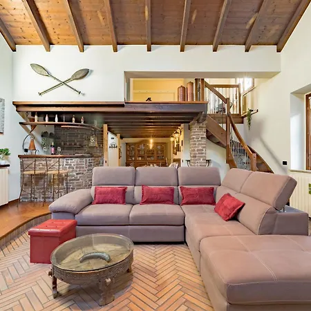 Malpensa Jacuzzi House Holiday home Ferno