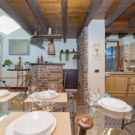 Malpensa Jacuzzi House Дом отдыха