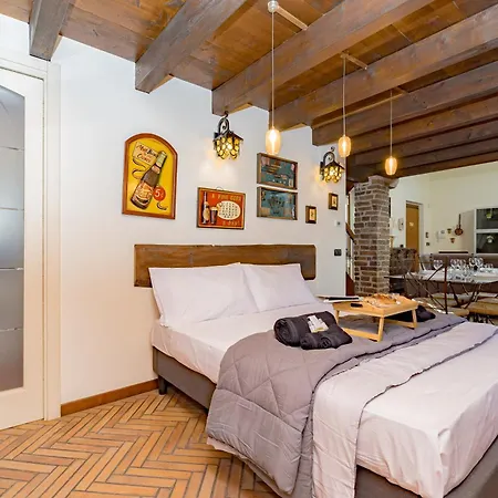 Malpensa Jacuzzi House بيت للعطل *