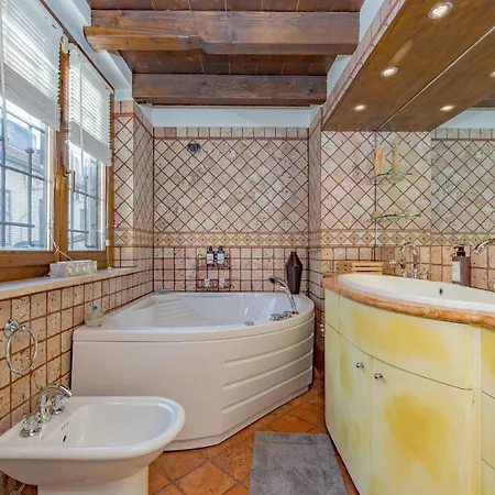 Malpensa Jacuzzi House Prázdninový dům