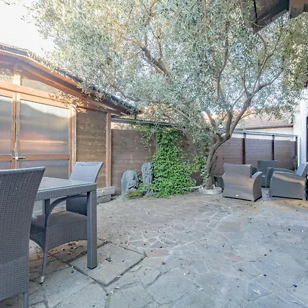 Prázdninový dům Malpensa Jacuzzi House Ferno