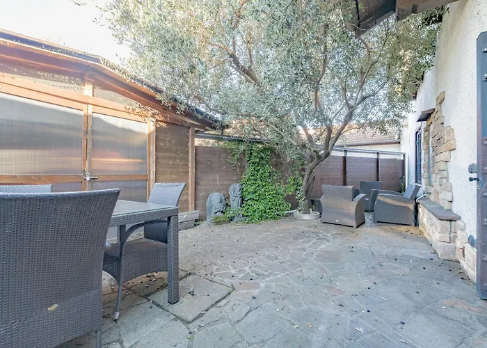 Vakantiehuis Malpensa Jacuzzi House Ferno